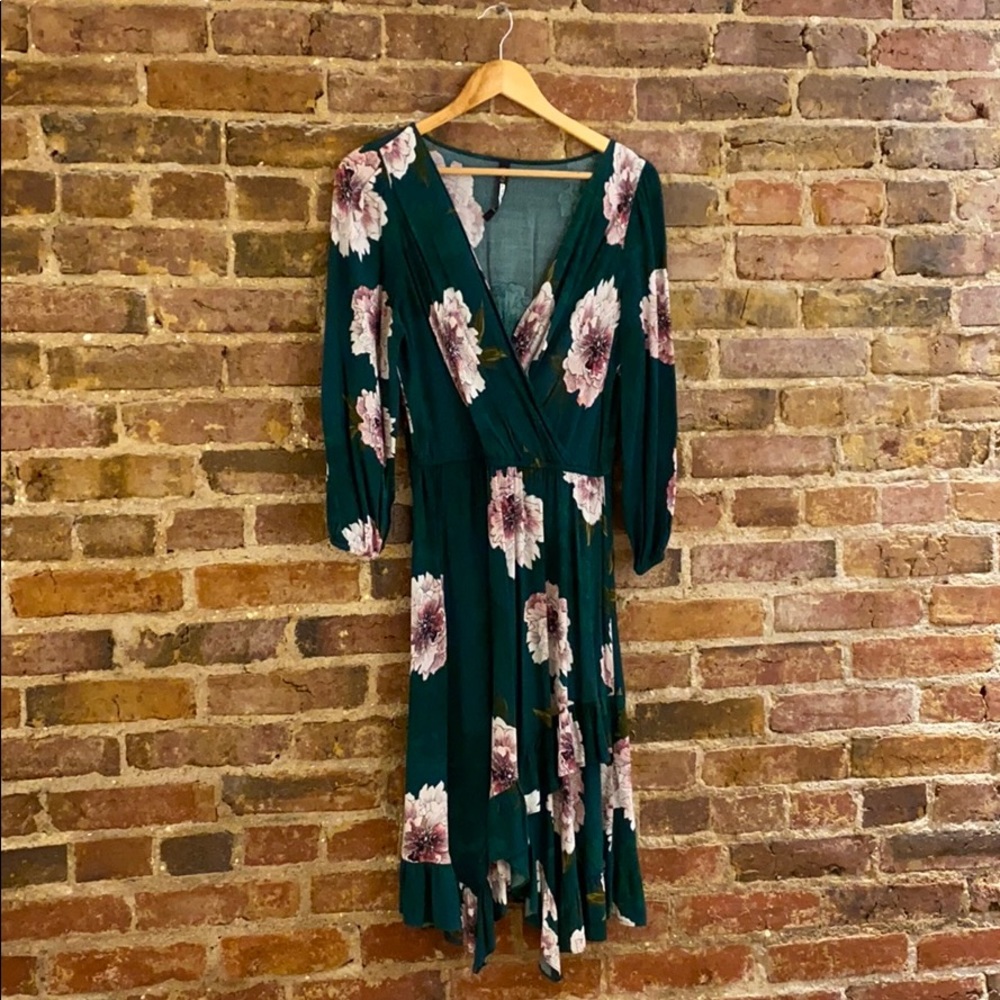 Gorgeous green dress- perfect for fall